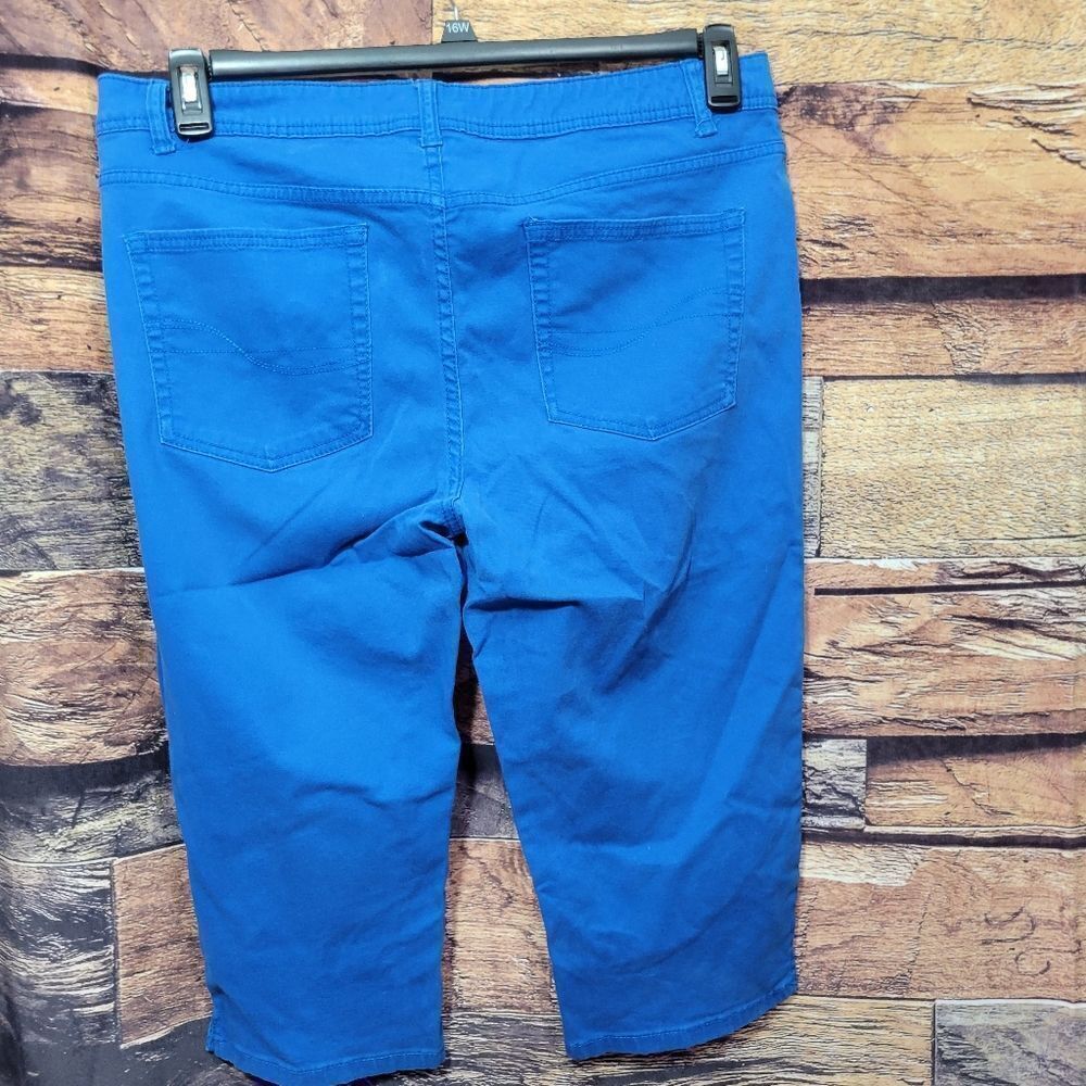 Womens Capris‎ - Picture 4 of 9